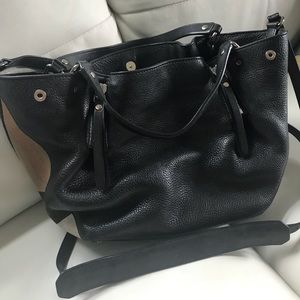 100% Authentic Small Burberry Maidstone Purse
